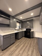 17727 Crest Dr in Hagerstown, MD - Foto de edificio - Building Photo