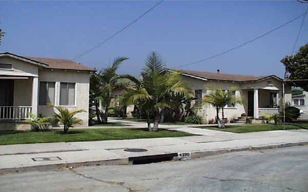 The Mews in Los Angeles, CA - Foto de edificio