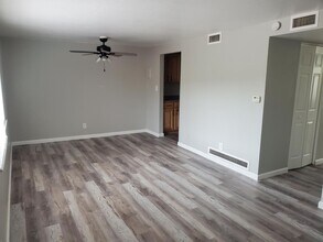 423 E Fountain Pl-Unit -202 in Manitou Springs, CO - Building Photo - Building Photo