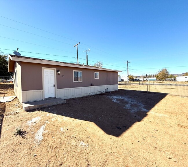 3756 Thompson Ave in Kingman, AZ - Building Photo - Building Photo