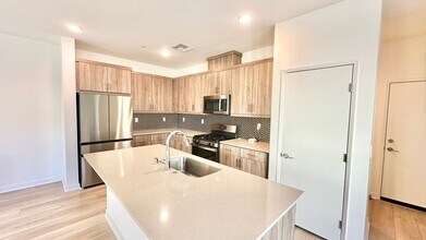 304 Satsuma Trl in Fallbrook, CA - Building Photo - Building Photo