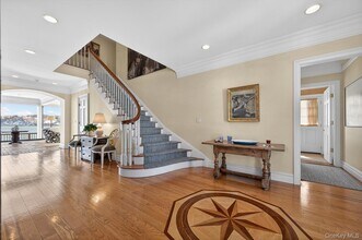 336 Mariposa Dr in Oyster Bay, NY - Building Photo - Building Photo