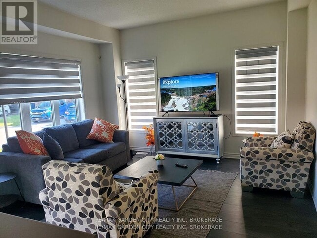 property at 8 Hills Thistle Dr