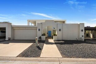 8633 E Monterosa Ave in Scottsdale, AZ - Building Photo