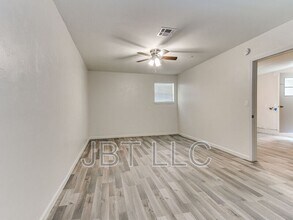 4416 Meadowoak Dr in Midwest City, OK - Building Photo - Building Photo