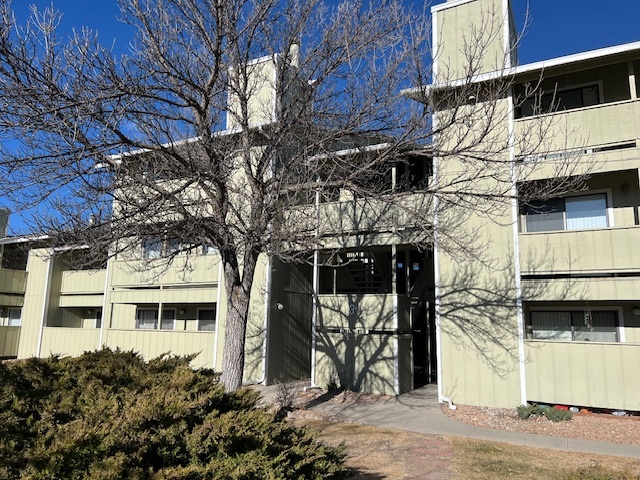 505 Oppenheimer Dr, Unit #308 in Los Alamos, NM - Building Photo