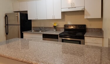 439 E Linden St, Unit #1 in Tucson, AZ - Foto de edificio - Building Photo