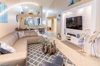 760 Wiggins Lake Dr in Naples, FL - Building Photo - Building Photo