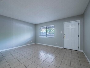 5215 Tahoe Trail in Austin, TX - Foto de edificio - Building Photo