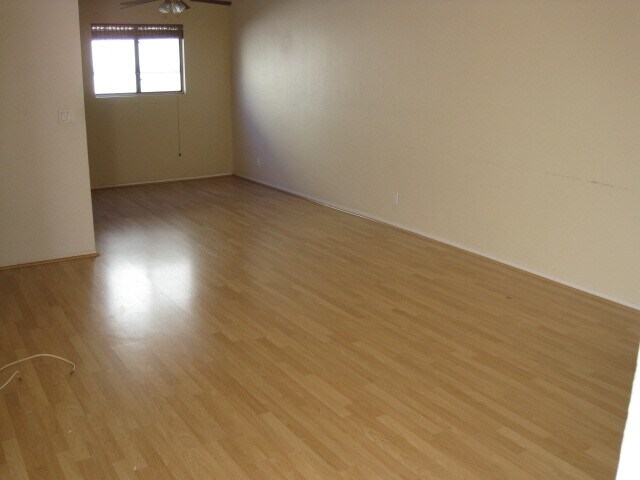 106 N Chapel Ave, Unit 9 in Alhambra, CA - Foto de edificio - Building Photo