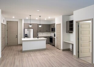 Wayfern Apartments in Sandy Springs, GA - Foto de edificio - Building Photo