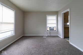 6914 N Keystone Ave in Indianapolis, IN - Building Photo - Building Photo
