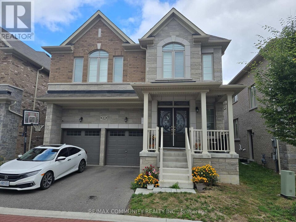 8 Hassard-Short Ln in Ajax, ON - Building Photo