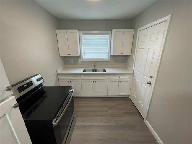 1904 11th St, Unit 1904 1/2 in Galena Park, TX - Foto de edificio - Building Photo