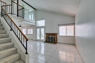5825 Bent Branch Ln in Las Vegas, NV - Building Photo - Building Photo