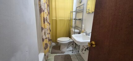 1431 Aransas Ave in San Antonio, TX - Foto de edificio - Building Photo