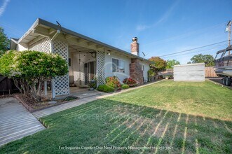 193 E 8th St in Lincoln, CA - Building Photo - Building Photo