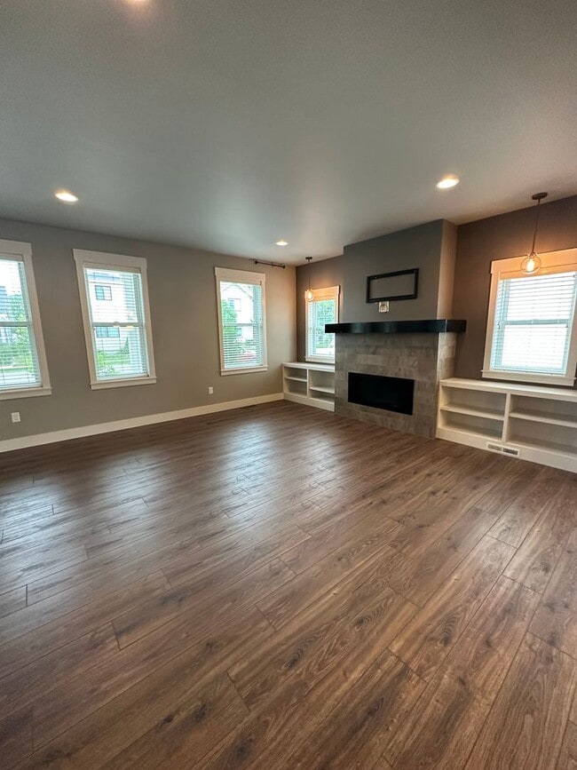 1716 Lone Pine Dr in Billings, MT - Building Photo - Building Photo