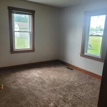 362 Popp Ave in Sellersburg, IN - Foto de edificio - Building Photo