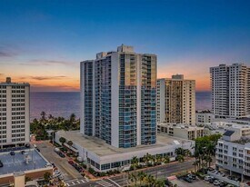 2655 Collins Ave in Miami Beach, FL - Building Photo