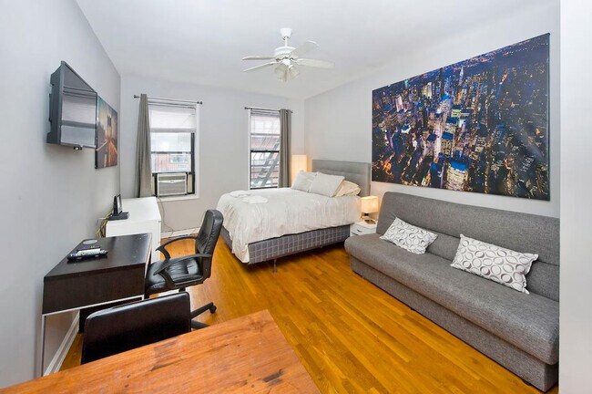 1574 2nd Ave in New York, NY - Building Photo - Building Photo