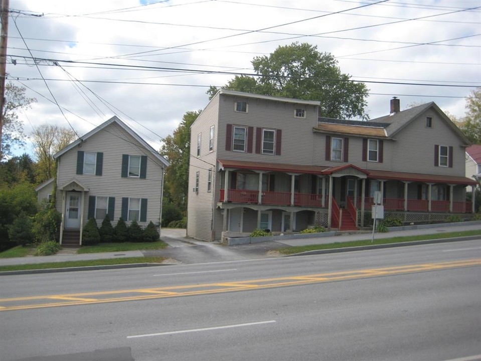 Parent Apartments in Rutland, VT - Foto de edificio