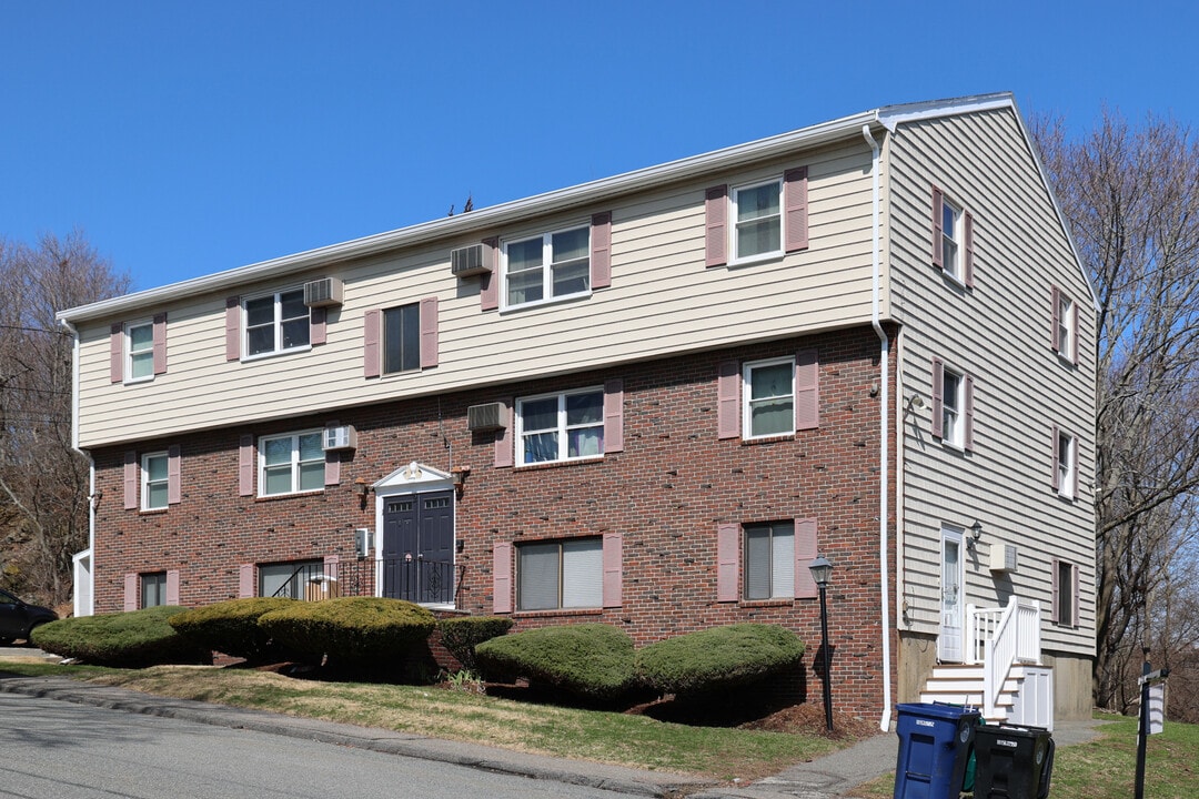 2 Laurent Rd in Salem, MA - Building Photo