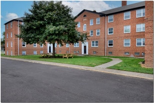 West Park Lofts in Cleveland, OH - Building Photo