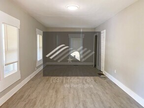 2141 Philadelphia Dr in Dayton, OH - Building Photo - Building Photo