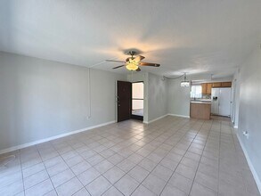 2610 Pine Lake Terrace in Sarasota, FL - Building Photo - Building Photo