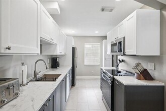8703 Bardmoor Pl in Seminole, FL - Building Photo - Building Photo