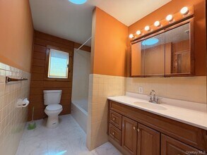 27 Brookline Ave in Middletown, NY - Building Photo - Building Photo