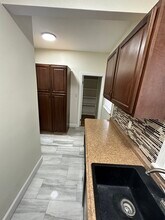 144 Perkins Ave, Unit 1 in Brockton, MA - Building Photo - Building Photo