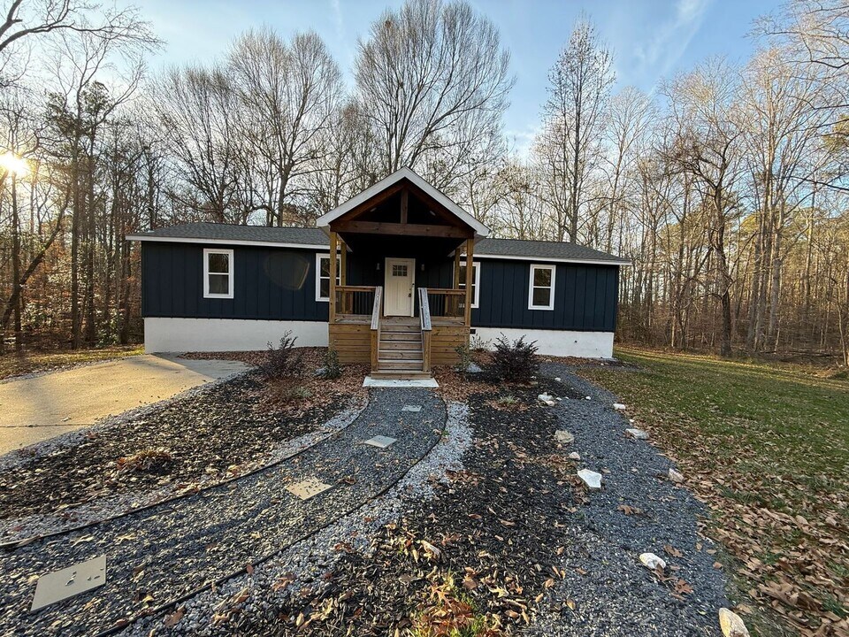 140 Walker Woods Dr in Carrollton, GA - Building Photo