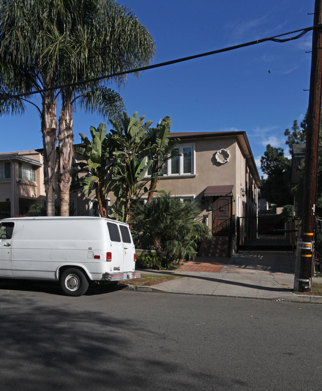 1752 Alexandria Ave in Los Angeles, CA - Building Photo - Building Photo