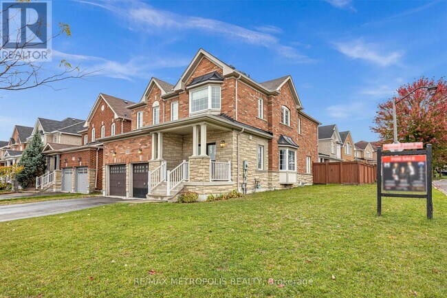 1665 Pennel Dr in Oshawa, ON - Building Photo - Building Photo