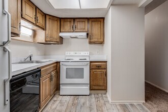 GOLFVIEW in Bristol, IN - Building Photo - Interior Photo