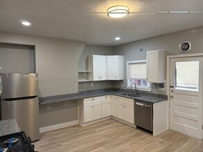 226 W Sycamore St in Pittsburgh, PA - Foto de edificio - Building Photo