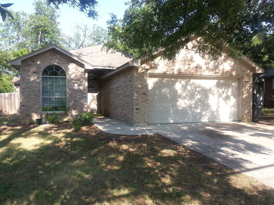 1925 N Edgewood Terrace in Fort Worth, TX - Building Photo