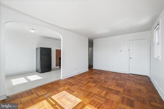 1115 E Upsal St in Philadelphia, PA - Building Photo - Building Photo