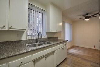 5734 Hazeltine Ave in Los Angeles, CA - Building Photo - Building Photo