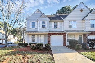 11350 Yellow Spaniel Ct in Charlotte, NC - Building Photo