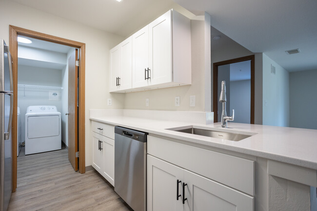 Churchill Place Apartments in Comstock Park, MI - Foto de edificio - Interior Photo