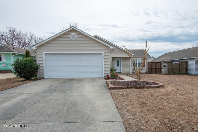 2005 Colony Plaza in Jacksonville, NC - Building Photo - Building Photo
