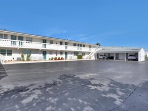 2186 Jimmy Buffett Mem Hwy in Indian Harbour Beach, FL - Building Photo - Building Photo