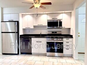 9051 Palisade Ave in North Bergen, NJ - Building Photo - Building Photo