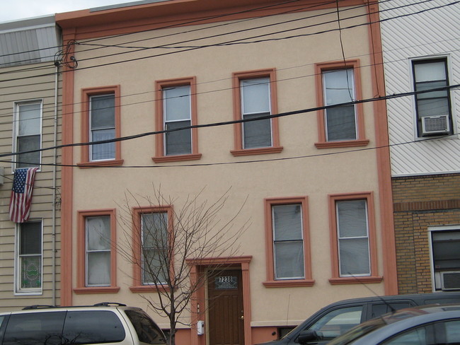 7238 Cooper Ave in Flushing, NY - Building Photo - Building Photo