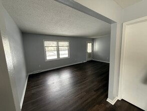 6755 Woodlake Dr in Toledo, OH - Building Photo - Building Photo