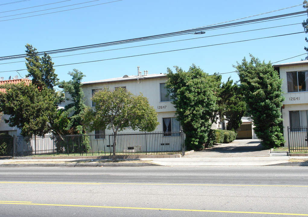 12647 Vanowen St in North Hollywood, CA - Building Photo