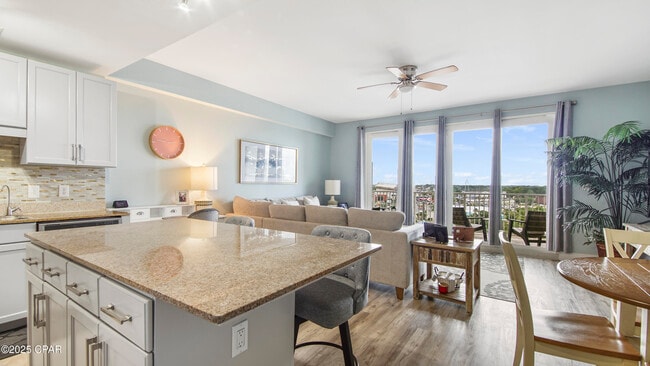 9902 S Thomas Dr in Panama City Beach, FL - Building Photo - Building Photo